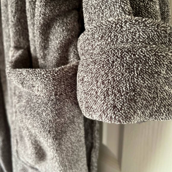Tommy Bahama Plush Gray Robe - Picture 4 of 8